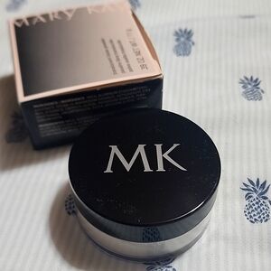 Translucent loose power